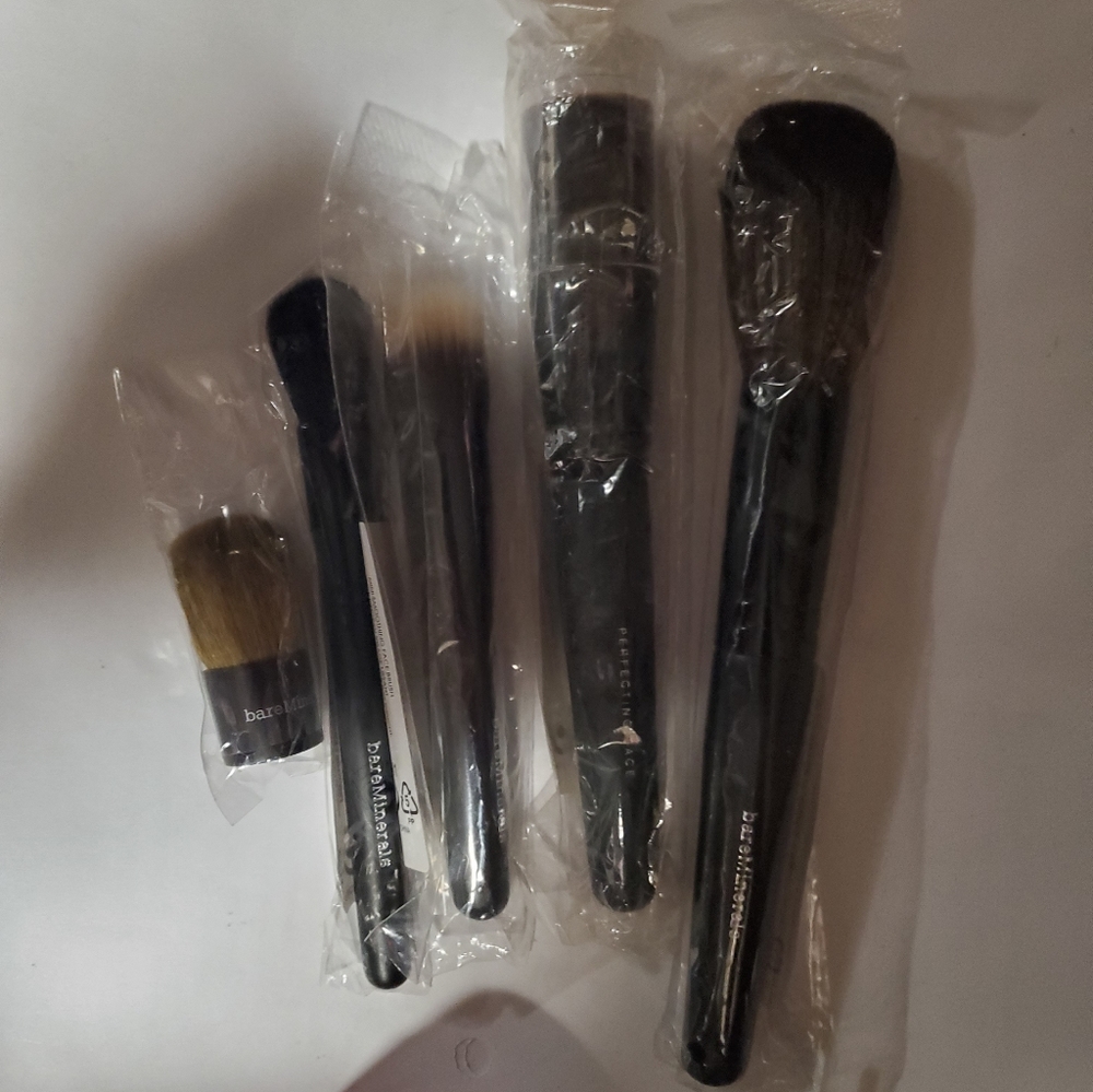Bare minerals brush set
